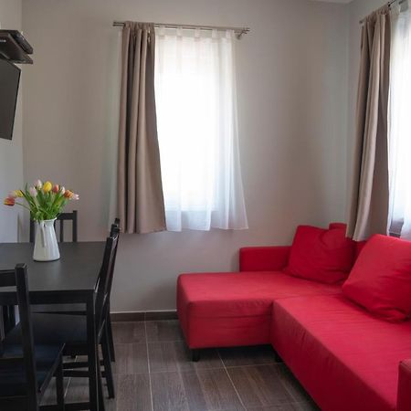 Tulipan Apartman เอ็กเกอร์ ภายนอก รูปภาพ