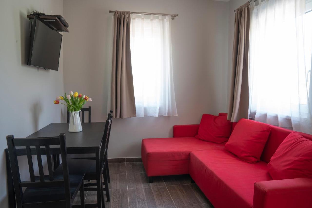 Tulipan Apartman เอ็กเกอร์ ภายนอก รูปภาพ